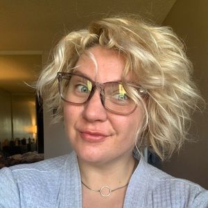 Meet your Posher, Brooke